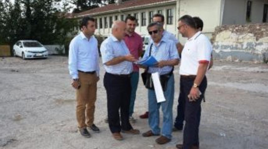 İzmit Belediyesi Mahalle Ziyaretlerine Devam Ediyor