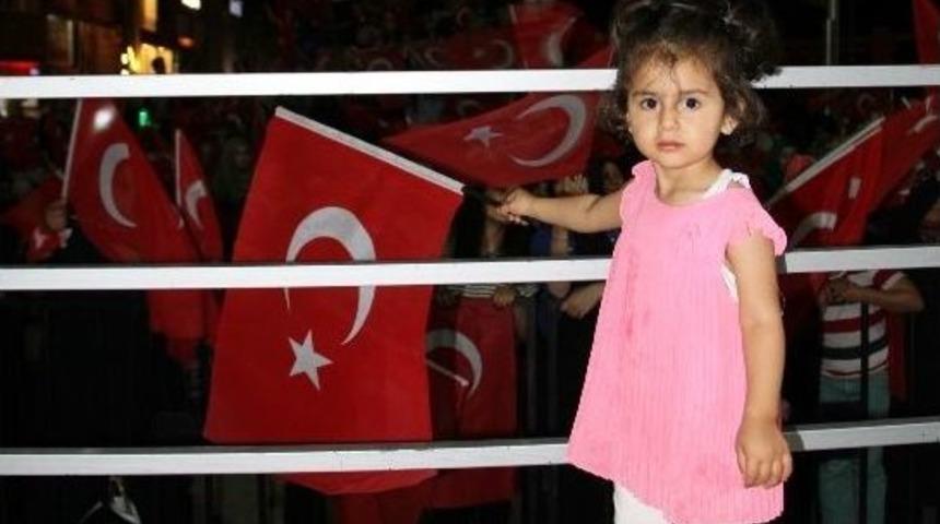 Van&rsquo;da Demokrasi N&ouml;beti Devam Ediyor