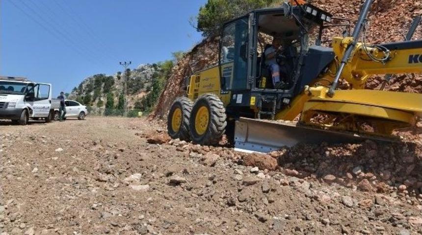 Saklıkent İle Feslikan Arasına Asfalt