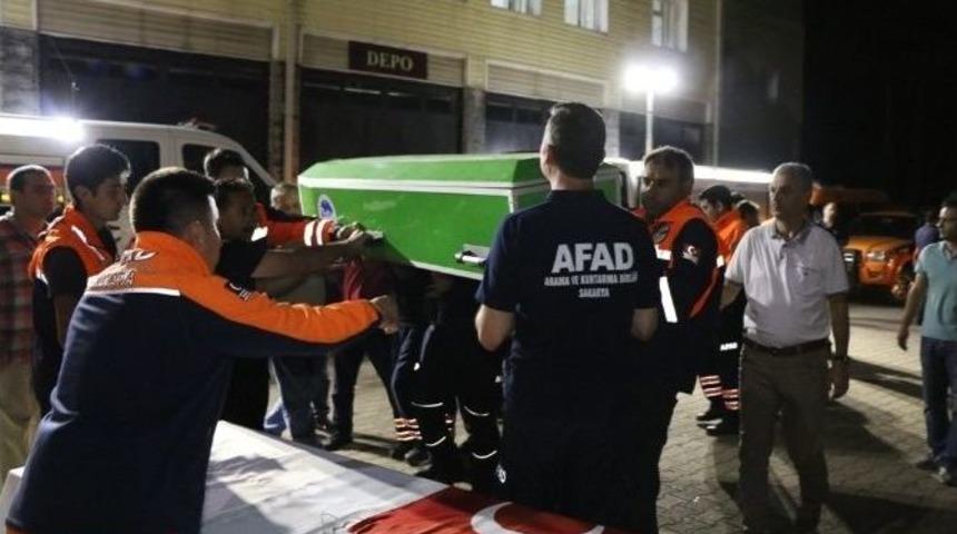 Trafik Kazasında Vefat Eden İki Afad G&ouml;revlisi İ&ccedil;in T&ouml;ren D&uuml;zenlendi