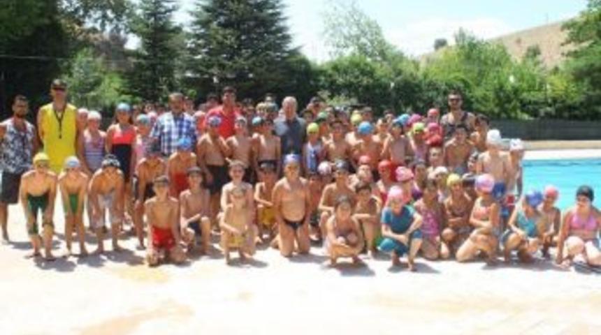 Acar Y&uuml;zme Kursunu Ziyaret Etti