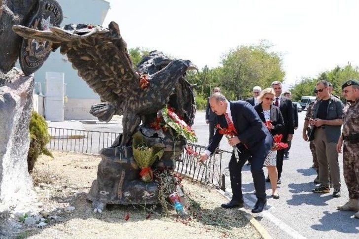 Dışişleri Bakanı Çavuşoğlu: "2’si Büyükelçi 88 Kişinin Bakanlıkla İlişiği Kesildi" G2