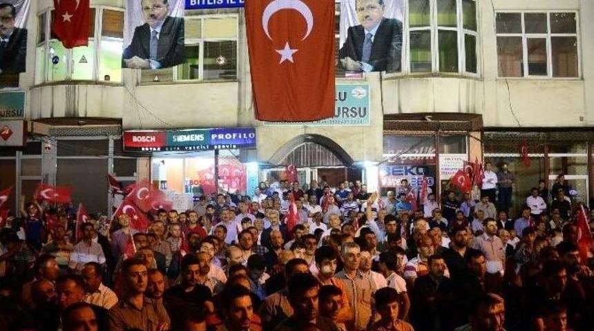 Ak Partili Demir&ouml;z, Demokrasi N&ouml;betine Katıldı