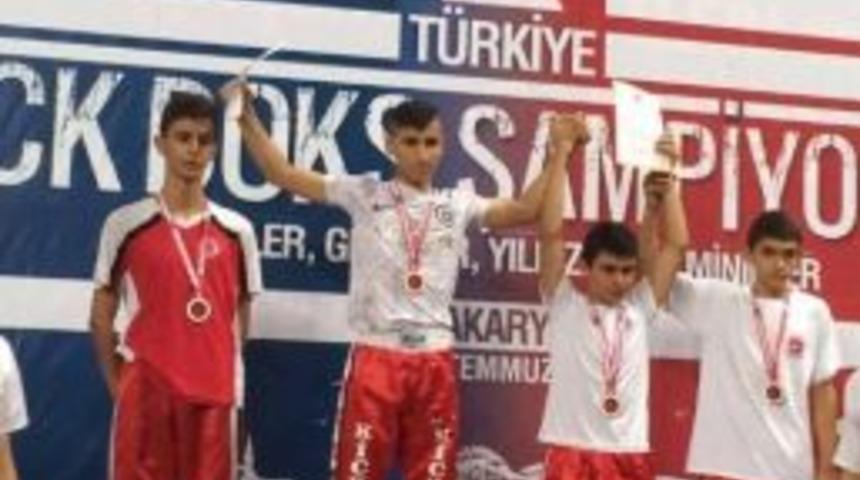 Adıyamanlı Kick Bokscu T&uuml;rkiye İkincisi Oldu