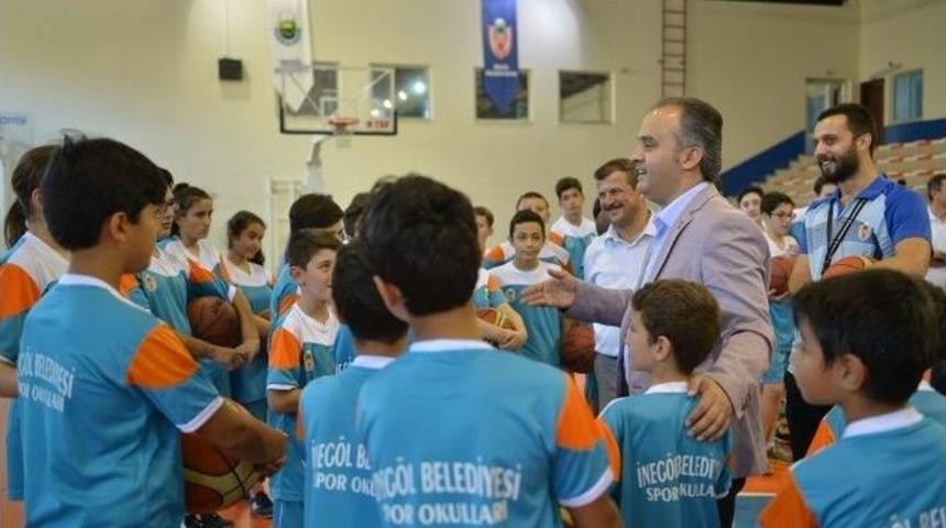 İneg&ouml;l&rsquo;de Yaz Spor Okulları Devam Ediyor