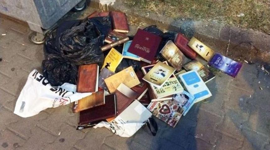 Fethullah G&uuml;len&rsquo;in Kitapları &Ccedil;&ouml;pe Bırakıldı