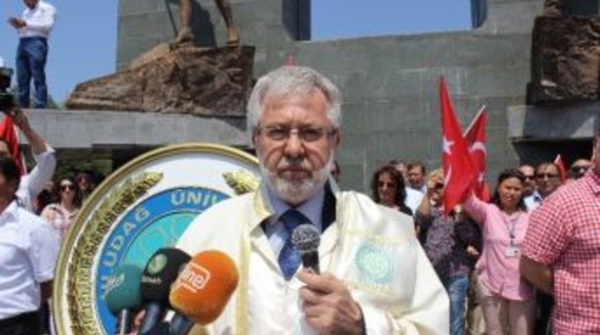 U&uuml; Rekt&ouml;r&uuml; Ulcay: &ldquo;bazıları Kızdıkları Kişileri Fet&ouml;&rsquo;c&uuml; Olmakla Su&ccedil;luyor&rdquo;