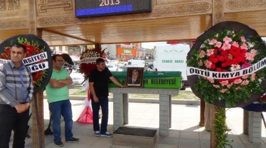 Prof. Dr. S&uuml;tbeyaz, Son Yolculuğuna Uğurlandı