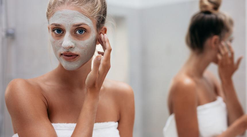 Yağlı ciltler i&ccedil;in 5 doğal maske tarifi 