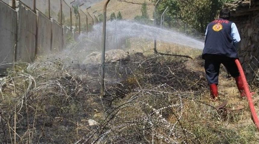 Hakkari&rsquo;de Anız Yangını