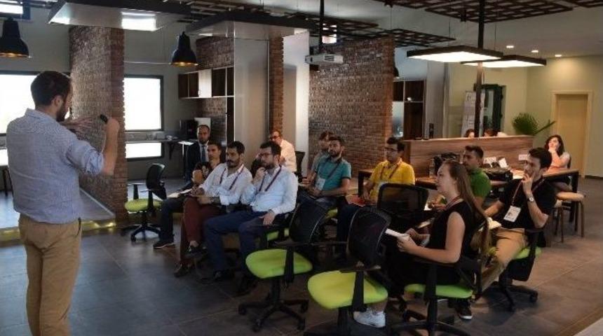 Anaç Ön Kuluçka Merkezi’nden, Yüksek Teknoloji Alanlarında İş Modeli Geliştirme Çalıştayları