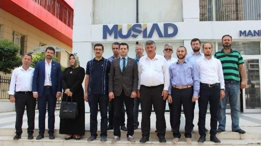 "iş D&uuml;nyası &Uuml;retmeye Devam Edecek"