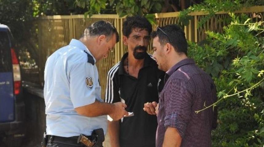 Hırsızlık Yaptığı İş Yerinin &Ouml;n&uuml;nden Ge&ccedil;ince Yakalandı