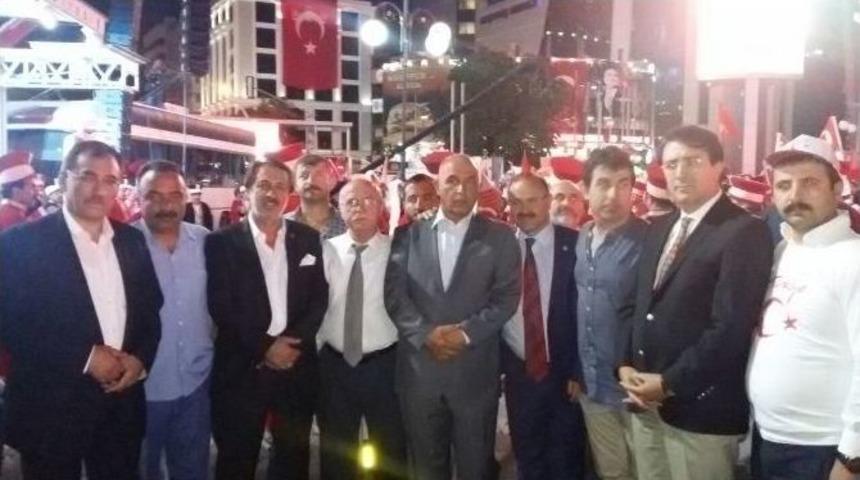 Ilıcalı&rsquo;dan Bir Gecede İki Şehirde, D&ouml;rt Demokrasi N&ouml;beti