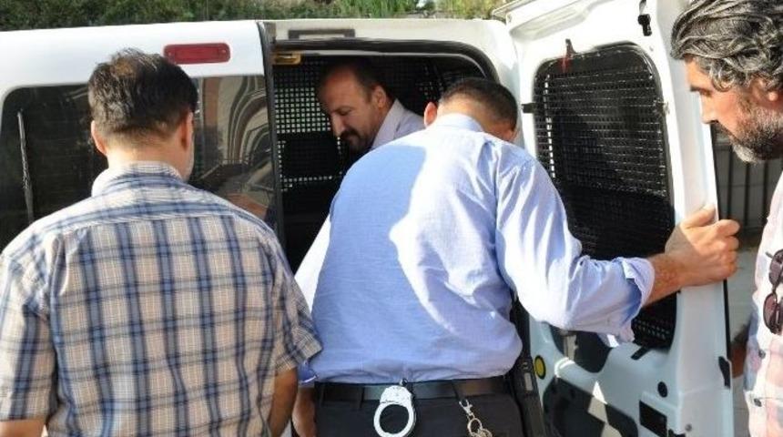 Fet&ouml; &Uuml;yesi Doktor Tutuklandı