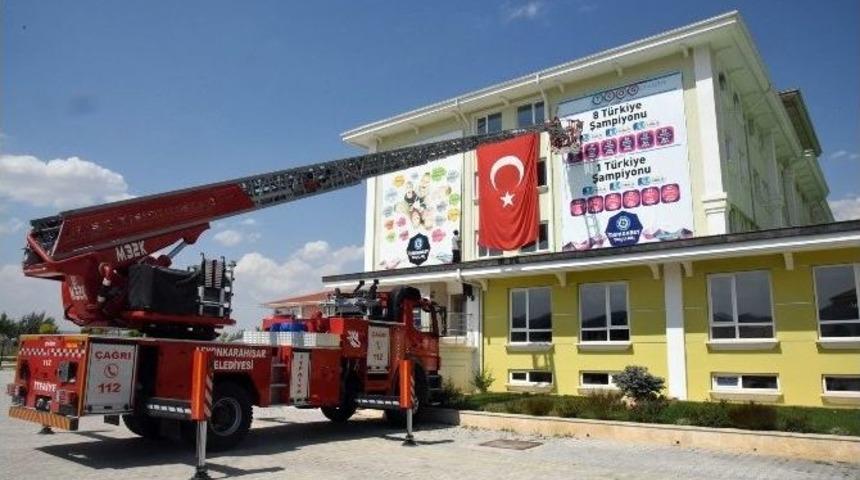 Afyonkarahisar&rsquo;da Fet&ouml; Eğitim Kurumlarının Kapıları M&uuml;h&uuml;rlendi