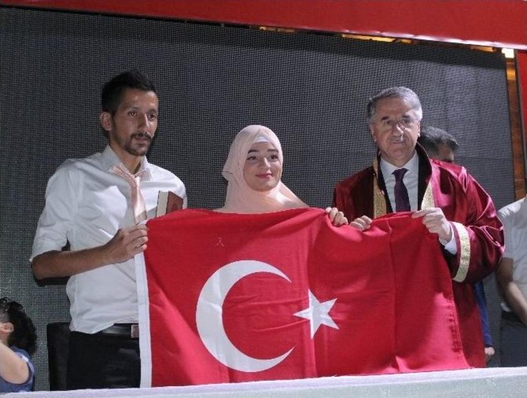 Demokrasi N&ouml;betinde &Ccedil;ifte Nikah