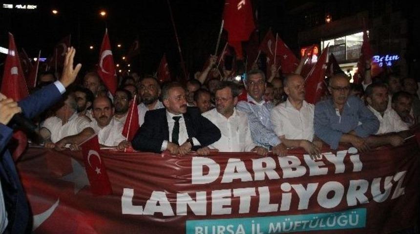 Bursalı Din G&ouml;revlileri Meydana Y&uuml;r&uuml;d&uuml;