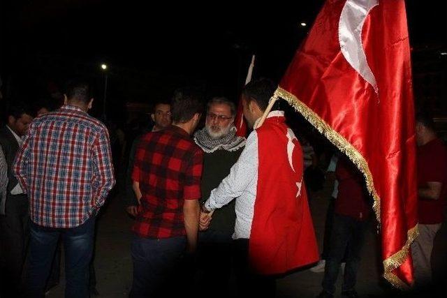 Vanlıların Demokrasi Nöbeti Devam Ediyor