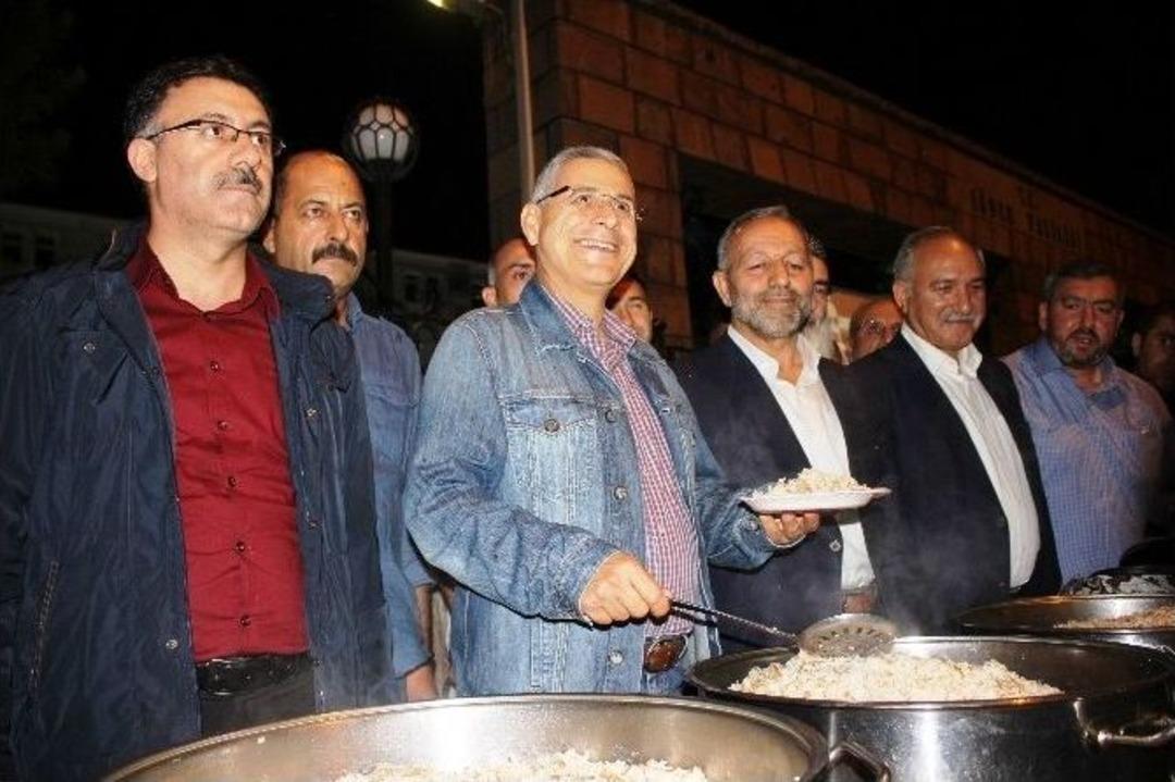 Iğdır&rsquo;da Yağmur Altında Demokrasi N&ouml;beti