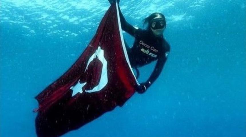 D&uuml;nya Rekortmeni Derya Can, Demokrasi Şehitleri İ&ccedil;in Dalacak