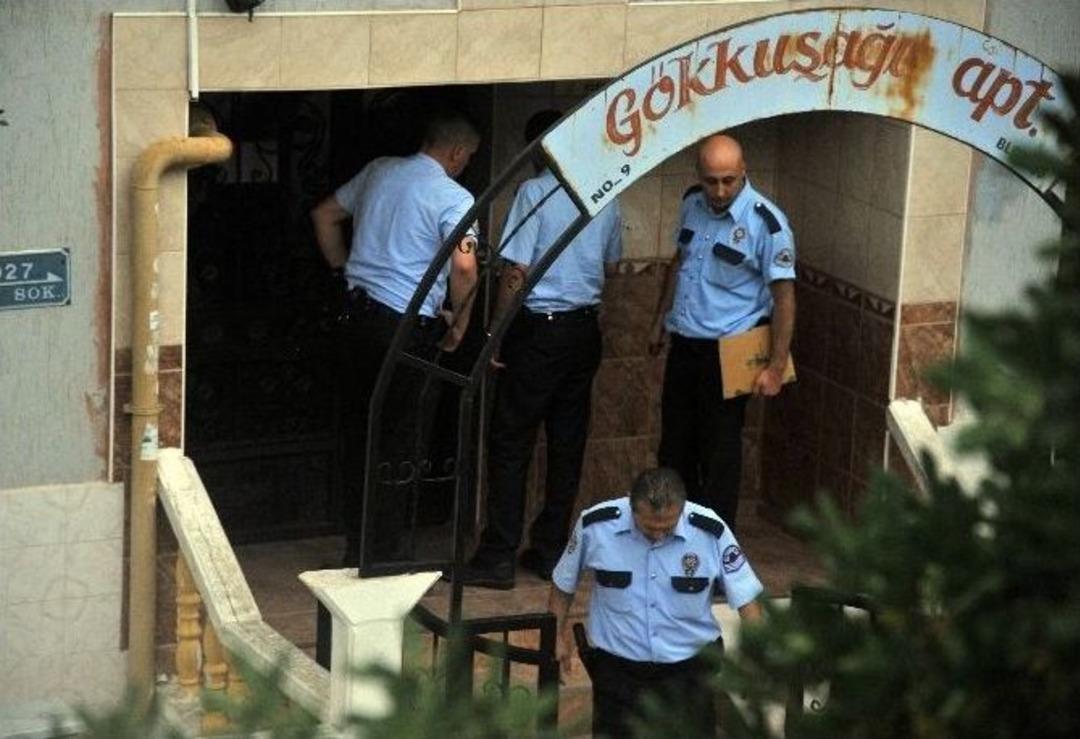 İzmir&rsquo;de Polislere Operasyon