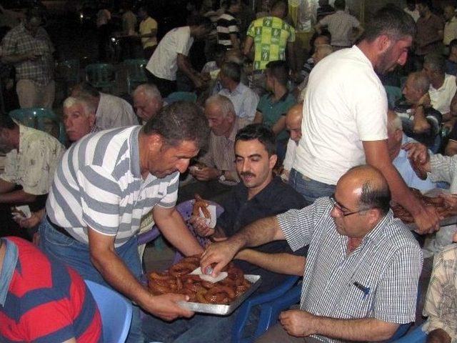 Demokrasi Nöbetinde Tatlı İkramı