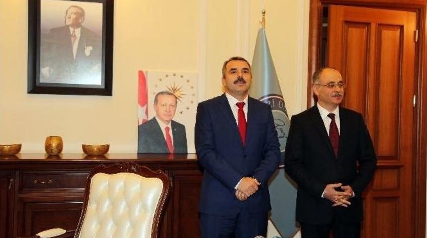 Gazi &Uuml;niversitesi&rsquo;nin Yeni Rekt&ouml;r&uuml; Prof. Dr. İbrahim Uslan Oldu