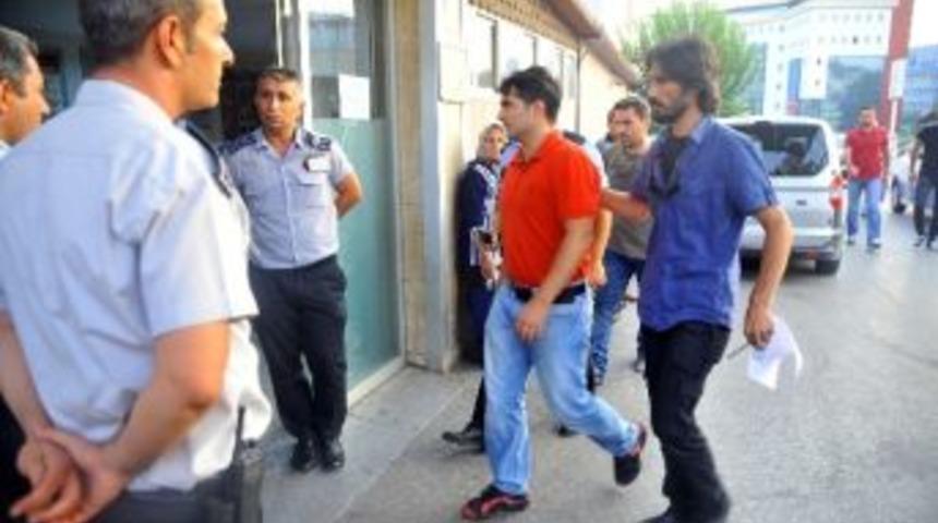 İzmir&rsquo;de A&ccedil;ığa Alınan Polislere Operasyon