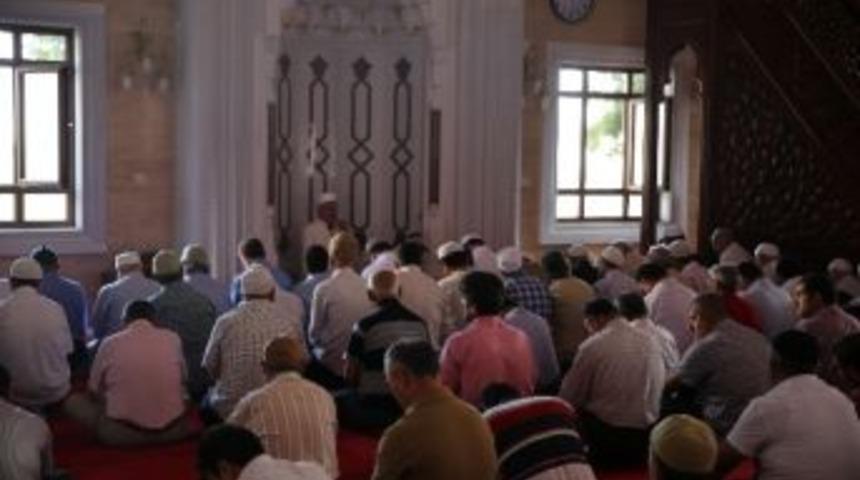 &Ccedil;ekmek&ouml;y&rsquo;de Şehitler İ&ccedil;in Mevlit Okutuldu