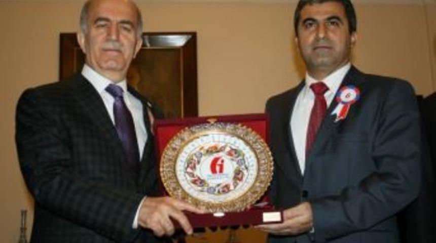 Eski Vergi Dairesi Başkanına Fet&ouml; G&ouml;zaltısı