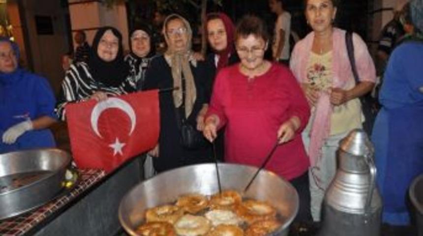 Anneler Demokrasi Şehitlerini Unutmadı