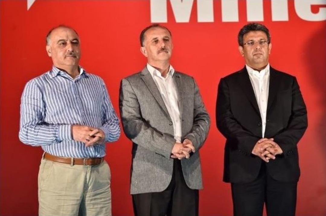 On Binler D&uuml;n Gece De Demokrasi N&ouml;beti İ&ccedil;in Taksim&rsquo;deydi