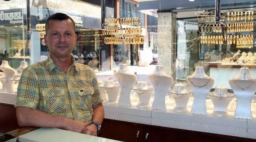 Altın Rekor &Uuml;st&uuml;ne Rekor Kırıyor