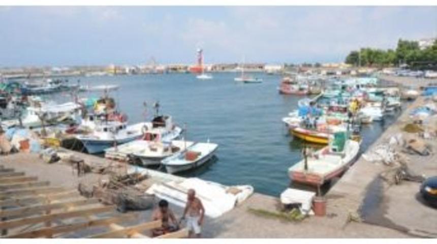 Ak&ccedil;akoca&rsquo;da 12 Tekneye İzleme Sistemi Takıldı