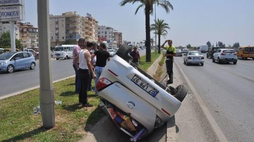 Manavgat&rsquo;ta Trafik Kazası: 2 Yaralı