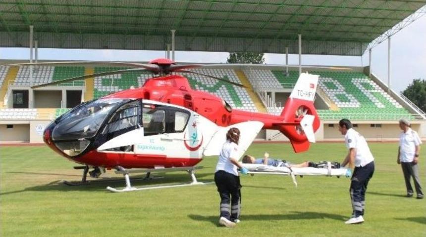 Y&uuml;ksekten D&uuml;şen &Ccedil;ocuğun İmdadına Ambulans Helikopter Yetişti