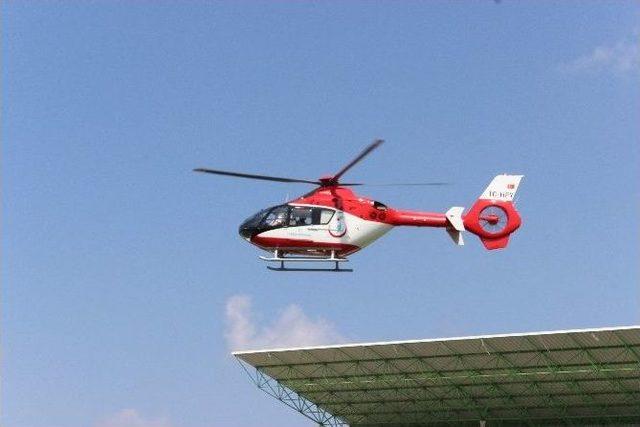 Yüksekten Düşen Çocuğun İmdadına Ambulans Helikopter Yetişti