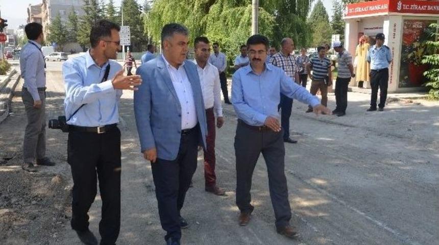 Başkan &Ouml;zg&uuml;ven, Asfalt &Ccedil;alışmalarını İnceledi