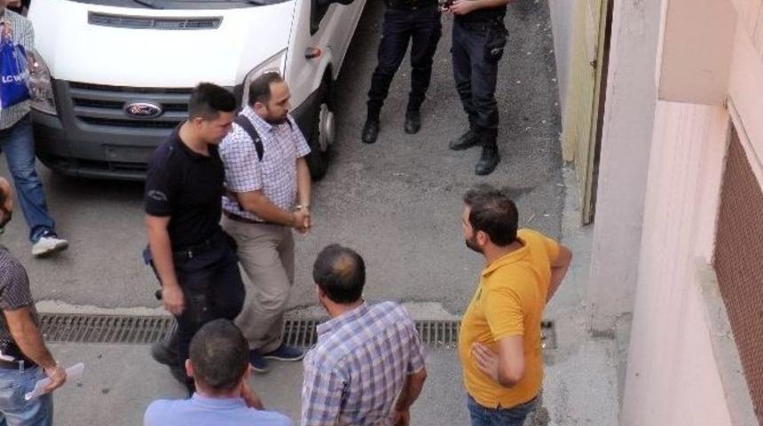 Gebze&rsquo;de G&ouml;zaltına Alınan Polisler Adliyeye Getirildi