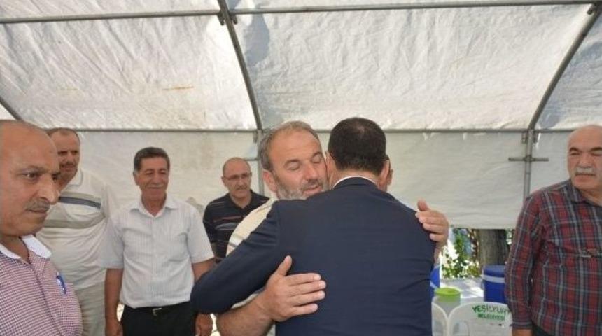 Vali Toprak, Şehit Mikail Yaşa&rsquo;nın Ailesini Ziyaret Etti