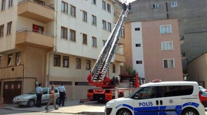 Ocakta Unutulan Yemek İtfaiye Ekiplerini Seferber Etti