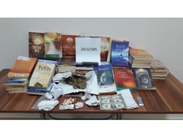Kayseri’de Fetö’ye Ait 73 Adet Kitap İle Uyuşturucu Ele Geçirildi