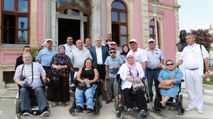 Edirne Belediyesi&rsquo;ne Engelliler Federasyonu&rsquo;ndan Plaket