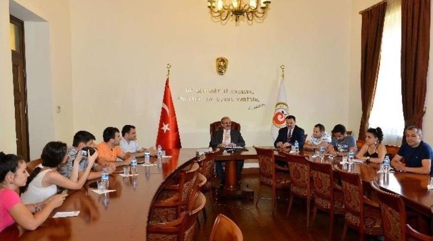 Azerbaycanlı Gazeteciler Vali Karaloğlu&rsquo;nu Ziyaret Etti