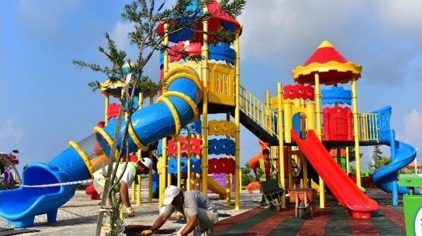 Atat&uuml;rk Parkı &Ccedil;ocuk Oyun Alanı Yenilendi