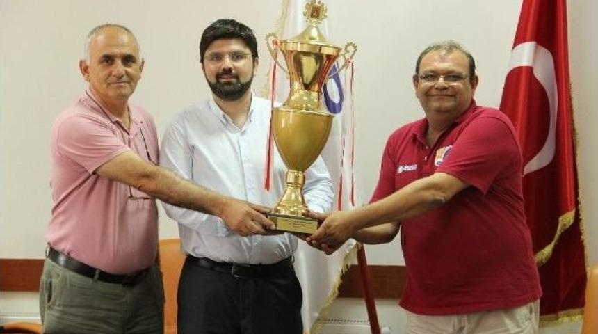 G&ouml;k&ccedil;eada Spor Kul&uuml;b&uuml; &Ccedil;anakkale&rsquo;de Bir İlki Yaşattı
