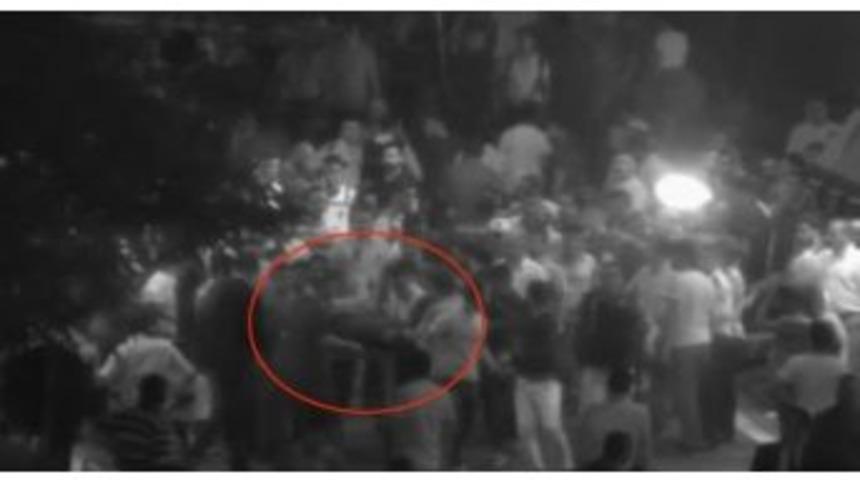 Darbe Girişiminde Halka Ateş Etmeyip İntihar Eden Askeri Vatandaşlar Ambulansa Taşıdı