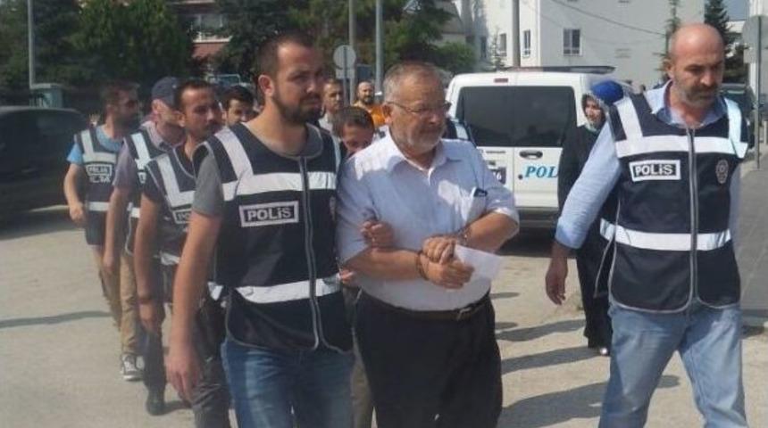 Düzce’de 8 İş Adamı Fetö Üyesi İddiasıyla Adliyeye Sevk Edildi