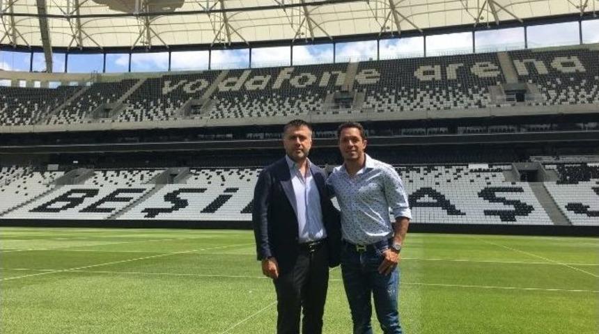 Adriano Correia, Vodafone Arena’yı Gezdi